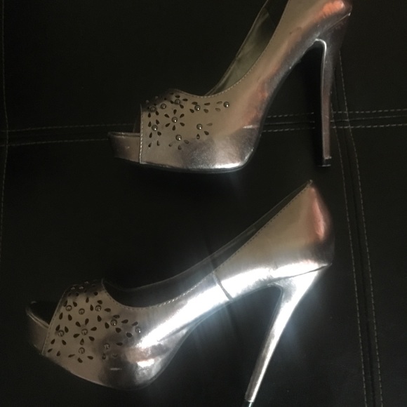 Shoes - Silver High heels